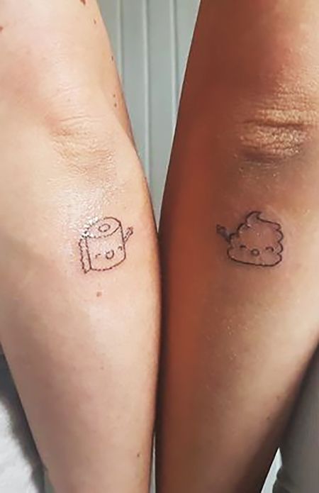 25 Best Friend Tattoos to Celebrate Your Special Bond - The Trend Spotter Cute Best Friend Tattoos, Matching Bff Tattoos, Partner Tattoos, Maching Tattoos, Funny Tattoo, Best Couple Tattoos, Matching Friend Tattoos, Cute Matching Tattoos, Small Matching Tattoos