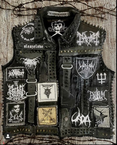 Black Battle Vest, Battle Jacket Ideas Metal, Black Metal Battle Vest, Battle Vest Punk, 80s Rock Outfit, Crust Pants, Vest Ideas, Battle Jackets, Battle Vest