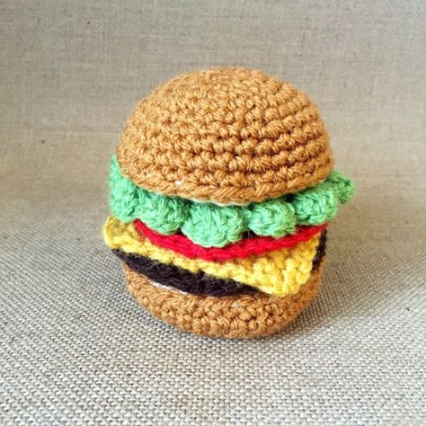 Hamburger free crochet pattern from Colour and Cotton Crochet Hamburger, Crocheted Food, Kids Play Food, Food Crochet, Crochet Phone Cases, Crochet Fruit, Food Patterns, Crochet Food, Crochet Pillow