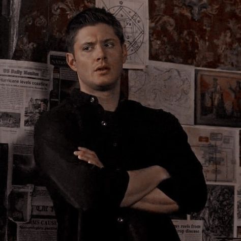 Dean Winchester Pictures, Jensen Ackles Icons, Supernatural Characters, Dean And Sam Winchester, Dean Winchester Icons, Season One Dean Winchester, Dean Winchester Aesthetic, Supernatural Photos, Dean Winchester Pfp