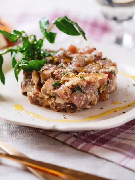 It is easy and fun to dress miso-infused tuna tartare and mushrooms; it can be enjoyed with a baguette or a nice wine. The sauce is made of miso, olive oil, grain mustard, Italian parsley and pepper. This sauce is also delicious served with sautéed salmon.
#dinner #dinnerrecipes #miso #soy #japanesefood #japanesecuisine #japanesedishes #food #hikarimsio #fermentedfood #fermented #recipe #healthy #diet Sauteed Salmon, Salmon Tartare, Tuna Tartare, Miso Salmon, Italian Parsley, Mushroom Salad, Salmon Dinner, Sliced Baguette, Japanese Dishes