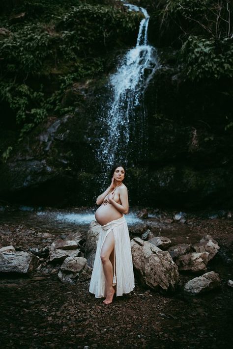 Rainforest Maternity Shoot, Water Goddess Maternity Shoot, Waterfall Pregnancy Shoot, Mother Nature Maternity Shoot, Waterfall Maternity Shoot, Maternity Creek Photography, Maternity Water Photography, Pregnet Women, Waterfall Maternity Pictures