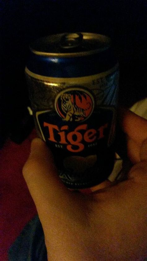 Tiger beer Red Horse Beer Drinks Prank, Game Hacker, Chinese Beer, Tiger Drinking Water, Tuborg Beer, Tiger Beer, A&w Root Beer, Root Beer, Beer Can