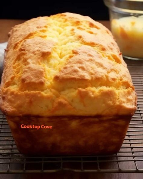 This quick bread was so good! We loved the flavor profile and my hubby asked me for more the very next day! Quick Loaf Of Bread, Quick Beer Bread, Cheesy Quick Bread, Cheddar Cheese Quick Bread Recipe, Bread Flour Recipes Easy, Cheese Bread Recipe Homemade, Bisquick Bread Recipes, 7 Up Bread, Quick Bread Recipes Sweet