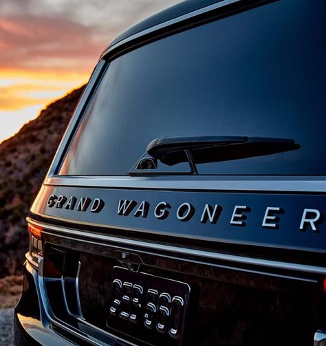 The All-New Grand Wagoneer Gallery: Interior, Exterior, and More Photos Grand Wagoneer Interior, New Jeep Wagoneer, Jeep Grand Wagoneer, Gallery Interior, Grand Wagoneer, Mom Car, Jeep Wagoneer, Beneath The Surface, Test Drive