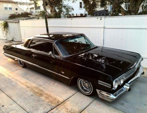 Car Lowrider, Chevrolet Impala 1967, Low Cars, White Mustang, Impala 67, 1967 Chevy Impala, Car Hub, Black Cadillac, Lowrider Trucks