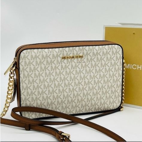 Michael Kors Large EW Crossbody Bag
Vanilla Leather Outlet Michael Kors, Michael Kors Crossbody Bag, Lettering Logo, Chain Crossbody Bag, Crossbody Messenger Bag, Mini Crossbody Bag, Purses Michael Kors, Leather Messenger, Kors Jet Set