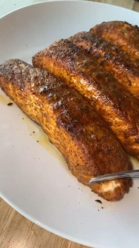 Pro tip: Air Fried Salmon 👌🏽 with @lowcarbstateofmind in 2022 | Salmon recipes, Low carb recipes dessert, Recipes Old Bay Salmon, Airfryer Salmon, Salmon In The Air Fryer, Air Fryer Salmon, Fried Salmon, Low Carb Diets, Salmon Filet, Old Bay, Air Fryer Recipes Healthy