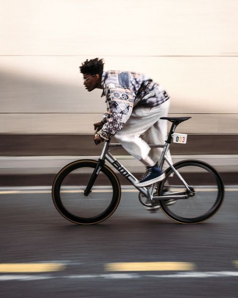 Commuter Bike Style, Bike Photos, Bicycle Photography, Bike Riding Benefits, Urban Bicycle, Bike Aesthetic, Cycling Photography, Bicycle Gear, Urban Cycling