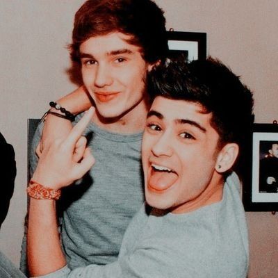 ziamminds on Twitter: "Zayn Malik and Liam Payne carrying each other  a thread:… " Zayn And Liam, Liam And Zayn, Ziam Mayne, One Direction Wallpaper, One Direction Photos, Liam James, One Direction Pictures, James Horan, 1d And 5sos