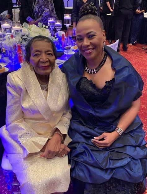 Reverend Dr. Bernice King with her beloved Aunt, Dr. Christine King Ferris. Bernice King, Christine King, Dr Martin Luther King Jr, Dr Martin Luther King, Phenomenal Woman, Martin Luther King Jr, A King, My Father, Martin Luther King