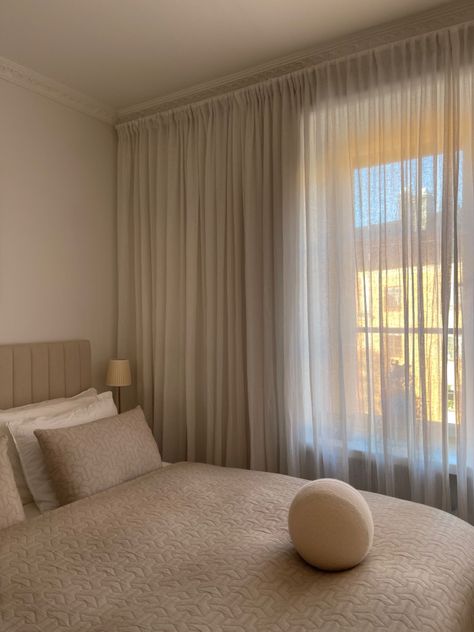 Small Bedroom Curtains, Curtain Inspo Bedroom, Luxury Curtains Bedroom, Bedroom With Curtains, Curtains In Bedroom, Curtain Ideas For Bedroom, Luxury Curtains Living Room, Sheers Curtains Living Room, Pr Event