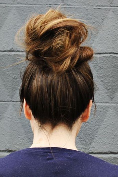 The Lazy Girl's Guide to Easy Messy Bun Hair Ideas | top knot for long hair from A Beautiful Mess Messy Bun Hairstyles, Sleek Hairstyles, Modern Hairstyles, Messy Hairstyles, Hair Dos, Messy Bun, Up Hairstyles, Bun Hairstyles, Pretty Hairstyles