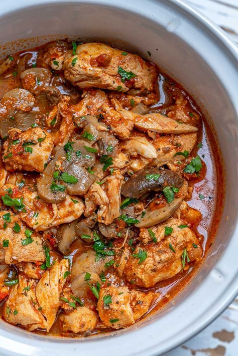 Healthy italian food Clean Eating Crockpot, Clean Chicken Recipes, Chicken Breast In Air Fryer, Chicken And Mushrooms, Chicken Food Recipes, Chicken Mushroom Recipes, Chicken And Mushroom, Chicken Recipes Healthy, Chicken Mushroom