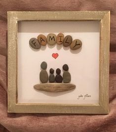 Beachcombing Art, Stone Pictures Pebble Art, Uk Beaches, Pebble Art Family, Sea Glass Crafts, Family Crafts, Rock Painting Designs, Loving Family, Beach Crafts