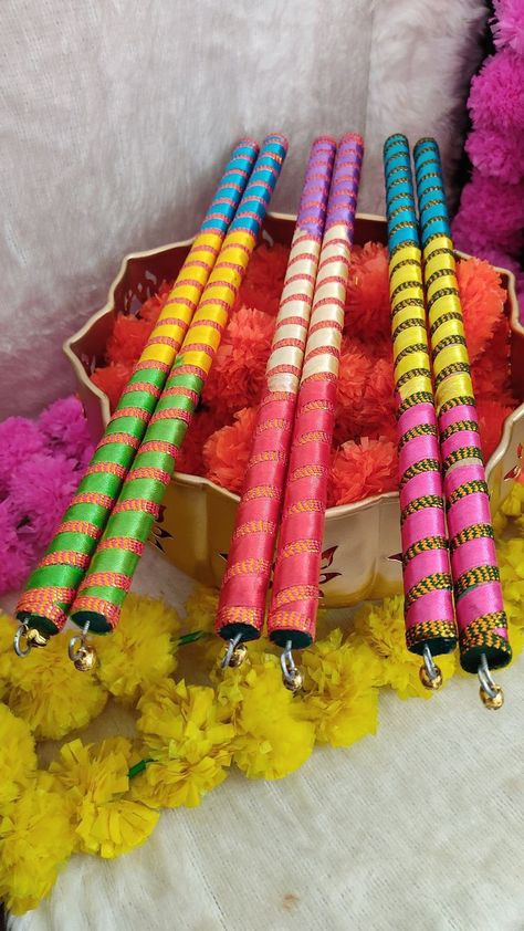 Dandiya Instagram Story, Navratri Dandiya Look, Dandia Night Decoration, Dandia Sticks Decoration, Dandiya Night Snap, Dandiya Snap, Garba Night Aesthetic, Dandiya Night Aesthetic, Dandiya Decoration For Navratri