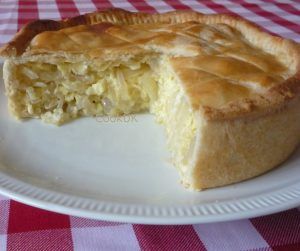 Cheese and onion pie Camembert Recipes, Cheese And Onion Pie, Slab Pies, Egg Pie, Onion Pie, Shortcrust Pastry, Pie Shell, Potato Pie, Homemade Cheese