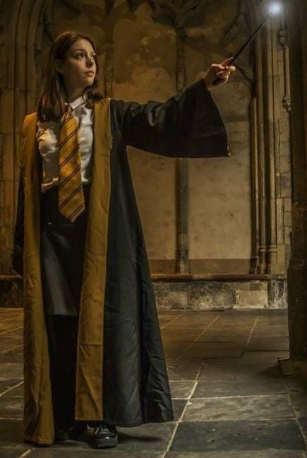 Hogwarts Robes Aesthetic, Harry Potter Uniform Hufflepuff, Hogwarts Uniform Hufflepuff, Harry Potter Poses, Hufflepuff Robes, Hufflepuff Cosplay, 70s Moodboard, Harry Potter Mood Board, Hogwarts Cosplay