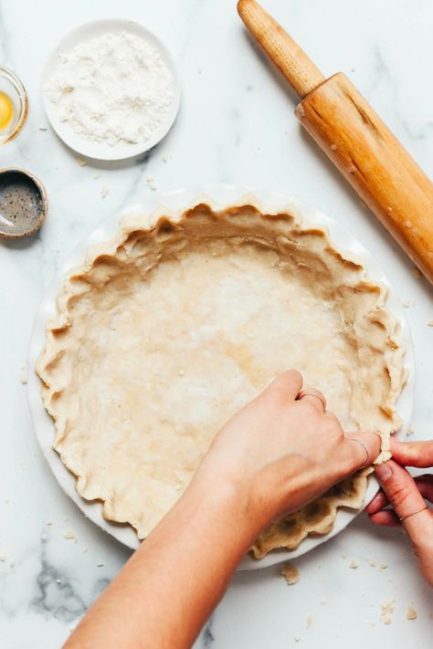 Minimalist Recipes, Easy Pie Dough, Cream Cheese Pie Crust, Baker Kitchen, Vegan Minimalist, Pie Dough Recipe, Gluten Free Pie Crust, Easy Pie Crust, Cream Cheese Pie