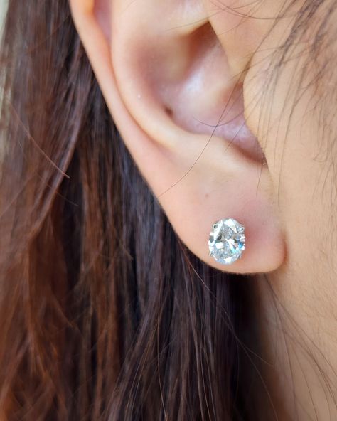 Who wants this gorgeous pair of oval diamond studs ? 🙋‍♀️ 🙋‍♀️ 🙋‍♀️ 🙋‍♀️ 🙋‍♀️ 🙋‍♀️ 🙋‍♀️ #finejewelry #diamond #diamondstuds #diamondearrings #earrings #diamondjewelry #jewellery #studearrings #fancydiamond #ovaldiamond #luxury #classicjewelry Silver Jewelry Design, Fancy Diamonds, Classic Jewelry, Oval Diamond, Diamond Studs, Diamond Jewelry, Diamond Earrings, Silver Jewelry, Jewelry Design