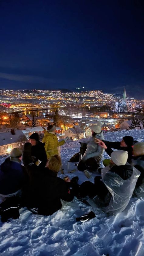 Best Christmas Destinations In The World | Best Places for Christmas Holidays- Winter Aesthetic | Vacation Aesthetic Destinations Norway At Christmas, Norway Aesthetic Winter, Bergen Norway Winter, Oslo Norway Winter, Norway December, Norway Holiday, Norway Trondheim, Norway People, Best Christmas Destinations