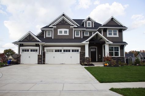 House Colors With Stone, Exterior House Colors With Stone, Gray House, Door Colors, Garage Ideas, Garage Design, Decorating Inspiration, Exterior Paint Colors, Dream Garage