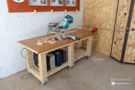 Come creare un banco da lavoro con ruote per officina - Mani all'opera Cycle Storage, Building A Workbench, Mobile Workbench, Bench Plans, Garage Storage Cabinets, Diy Wood Projects Furniture, Work Table, Hanging Shelves, Diy Wood Projects