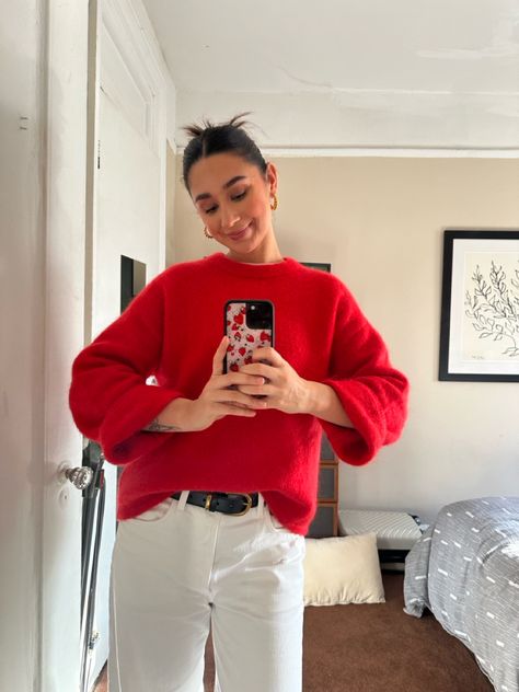 #ootd #fashion #redsweater #winteroutfit #outfits Pink And Red Sweater Outfit, Red Crew Neck Outfit, Red Sweatshirt Outfit Aesthetic, Therapist Fits, Red Sweatshirt Outfit, Red Jumper Outfit, Print Sweater Outfit, Causal Chic Outfits, Red Sweater Outfit