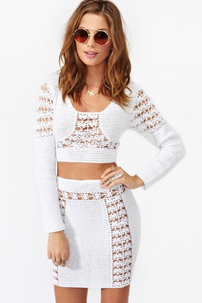 Nasty Gal Dawn Crochet Skirt in White White Crochet Crop Top, Gilet Crochet, Black Crochet Dress, Leather Pleated Skirt, Mode Crochet, Crochet Skirts, Crochet Woman, Crochet Skirt, Crochet Crop Top