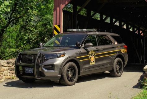 Pennsylvania state trooper killed in gunfire in Juniata County, suspect dead Philadelphia Neighborhoods, The Trooper, Highway Patrol, State Trooper, Flashing Lights, Gold Rate, State Police, Police Cars, Law Enforcement