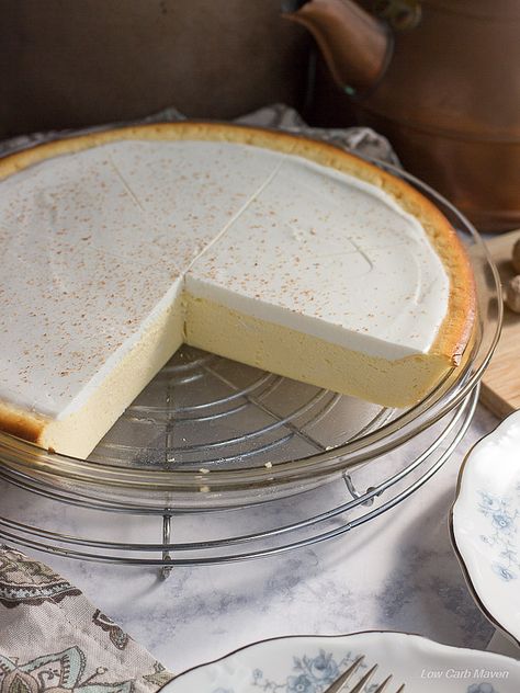 Crustless Pumpkin Cheesecake, Easy Low Carb Cheesecake, Cream Cheese Pie Recipes, Diet Water, Low Carb Cheesecake Recipe, Recipe Low Carb, Low Carb Maven, Cream Cheese Pie, Cheese Pie