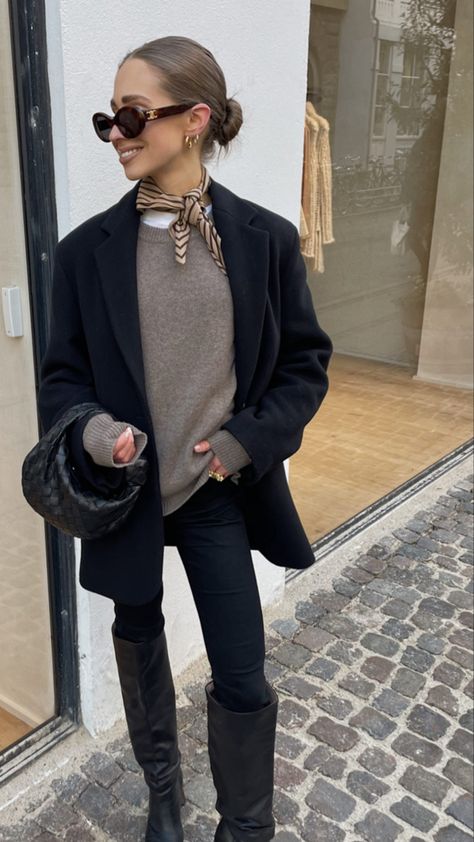 Scarf On Shoulder Outfit, Winter Minimalist Outfit Cold Weather, Toteme Bag Outfit, Paris Street Style 2024, Toteme Scarf, Bag Outfit Ideas, Tall Black Boots Outfit, Effortless Chic Outfits, Shoulder Bag Outfit