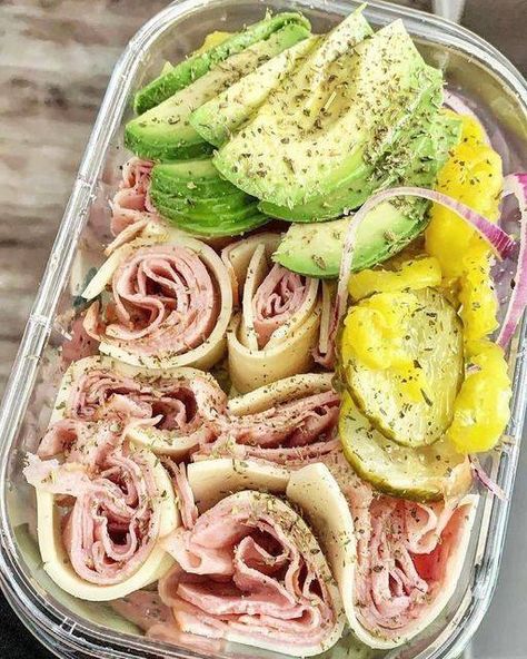 Sub in a tub there’s... - Keto & Low Carb Easy Recipes Free Keto Meal Plan, Banana Peppers, Avocado Banana, Easy Healthy Meal Prep, Prepped Lunches, Shredded Lettuce, Provolone Cheese, Stuffed Banana Peppers, Lunch Meal Prep