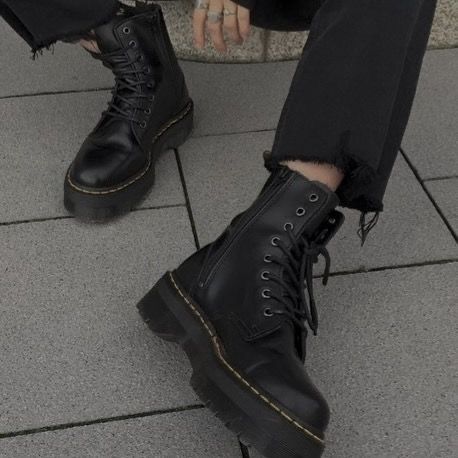 Combat Boots Aesthetic, Doc Martins Boots, Platform Doc Martens, Doc Martens Boots, Black Combat Boots, Aesthetic Shoes, Sirius Black, Doc Martens, Black Aesthetic