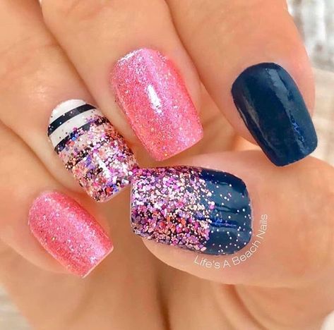 Czech this Combo out 💗 WOWZERS! I am just LOVING IT!!! This stylist used: 💅Czech me out 💅US Navy 💅Swiss and Tell 💅Between the Lines 💅Mount… Colorstreet Combos, Nail Color Combos, Mixed Mani, Polish Ideas, Street Nails, Dry Nails, Get Nails, Beach Nails, Color Street Nails