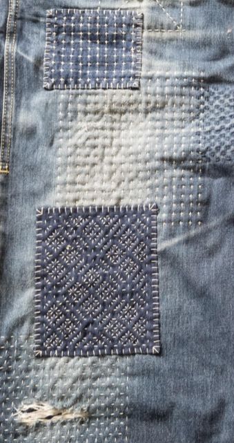 Hand Embroidery Jeans Diy, Sashiko Denim Repair, Visible Mending Jeans, Boro Jacket, Creative Mending, How To Patch Jeans, Diy Embroidery Shirt, Embroidery Jeans Diy, Denim Applique