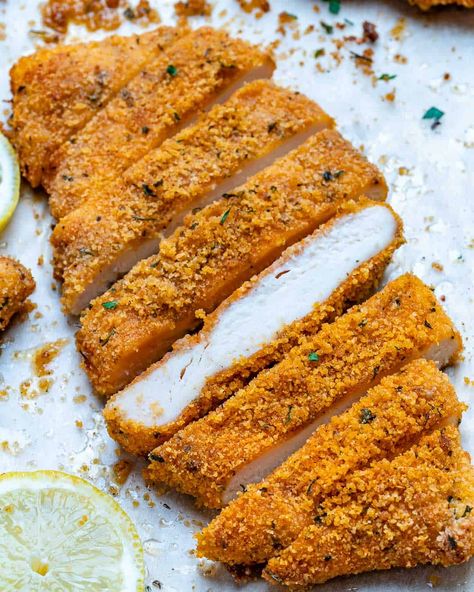 Sliced Chicken Breast Recipes, Baked Chicken Cutlets, Crispy Chicken Breast, Meals Chicken, Chicken Cutlet Recipes, Crispy Oven Baked Chicken, Chicken Breast Cutlet, Fitness Meals, Thighs Chicken