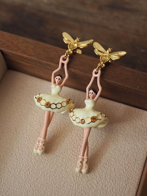 Ballerina cake pops