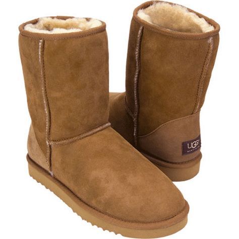 rubies.work/... SHORT UGGS Ugg Boats, Ugg Snow Boots, Ugg Boots Outfit, Ugg Boots Sale, Ugg Boots Cheap, Ugg Boots Outlets, Boots For Short Women, Ugg Classic Short, Boating Outfit