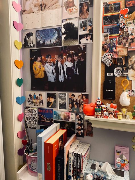 Concert Room Decor, Kpop Room, Dont Call Me, Live Concert, Room Inspo, Room Ideas, Photo Wall, Room Decor, Concert