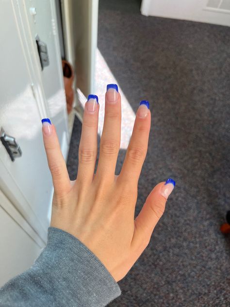 Neon Colored French Tip Nails, Blue Tips Nails Short, Square Acrylic Nails Royal Blue, Gel Nails Ideas Blue French Tips, Acrylic Nail Royal Blue, Blue French Dip Nails, Summer Nails Blue Tips, French Tip Royal Blue Nails, Summer Nail Inspo Acrylic Square