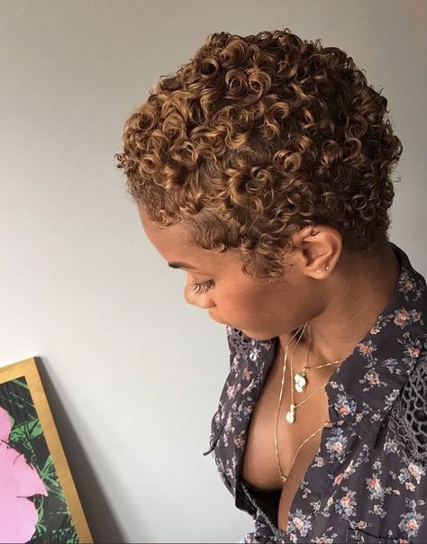 Big Chop Hairstyles, Twa Hairstyles, Natural Hair Short Cuts, Dyed Natural Hair, Big Chop, Natural Hair Inspiration, Short Natural Hair Styles, Short Curly Hair, Afro Hairstyles