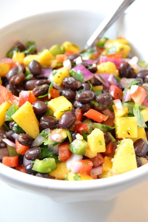 Black Bean Mango Salsa Southwest Salsa Recipe, Salsa Mango, Bean Salsa Recipe, Salsa Easy, Crumb Recipe, Mango Salsa Recipes, Black Bean Salsa, Bean Salsa, Easy Salsa