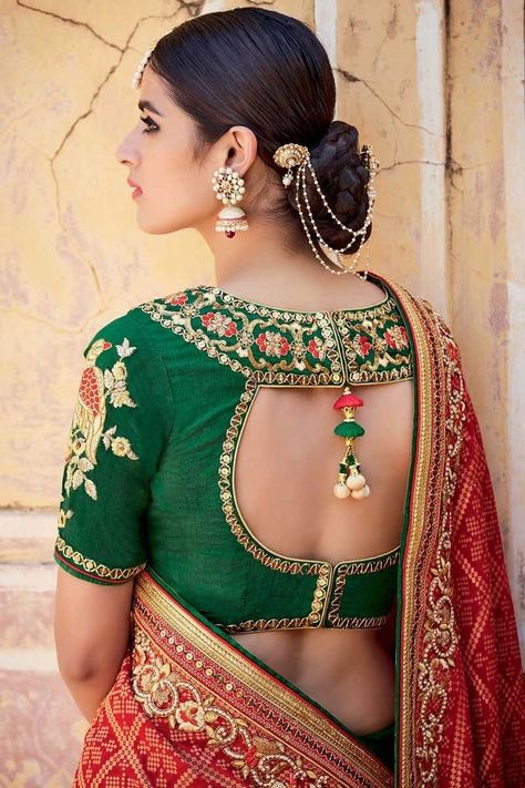 ब्लाउज बैक नेक डिजाइन, Latest Saree Blouse, Indian Blouse Designs, Best Blouse Designs, Backless Blouse Designs, Blouse Back Neck Designs, Wedding Blouse Designs, Back Neck Designs, Blouse Designs Silk