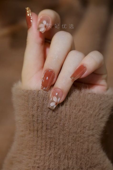 fall press on nail Fall Blush Nails, Korean Nails Designs Fall, Fall Asian Nails, Halloween Douyin Nails, Korean Nails Fall, Fall Japanese Nail Art, Fall Nails Korean, Fall Korean Nails, Korean Fall Nails