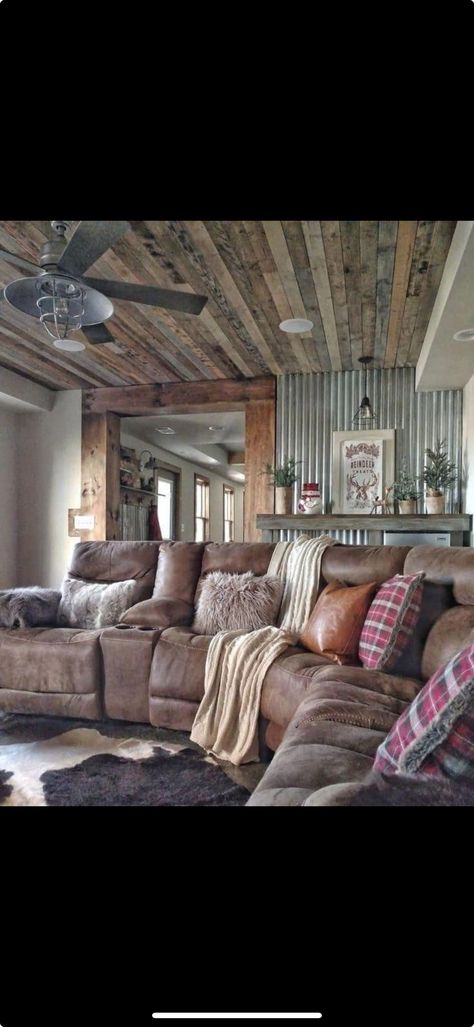 Rustic Chic Living Room, Living Room Hardwood Floors, Rustic Basement, Cozy Basement, Trendy Living Rooms, Western Homes, Basement Remodel, Chic Living Room, Living Room Remodel