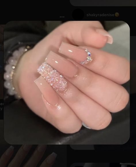 Classy Short Nails With Rhinestones, Gel X Graduation Nails, Sweet 16 Nails Acrylic Short, Maroon Nails Acrylic Burgundy, Pink Champagne Nails Acrylic, Rose Gold Square Nails, Champagne Nails Acrylic Quince Short, Nails Inspo For Graduation, Nails For A Quinceanera