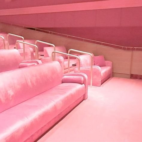 Pink velvet movie theatre in Miami Party Monster, Glitter Rosa, Pink Lady, Pink Vibes, Tickled Pink, Everything Pink, Take A Seat, Pink Love, Pink Velvet