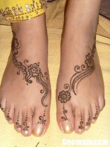 Feet Henna Tattoo Foot, Cute Henna Designs, Arabic Henna Designs, Cute Henna, Foot Henna, Legs Mehndi Design, Simple Henna Tattoo, Tattoo Henna, Beautiful Henna Designs