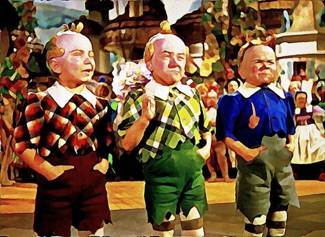 The Wizard of Oz: "We represent the Lollipop Kids!" Wizard Of Oz Munchkins, Munchkin Costume, Lollipop Guild, On Air Radio, Wizard Of Oz Movie, Wizard Of Oz 1939, Oz Movie, Carole Lombard, Ginger Rogers